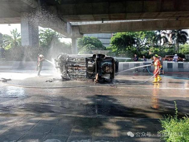 校车爆炸致5死40伤,校车爆炸事故