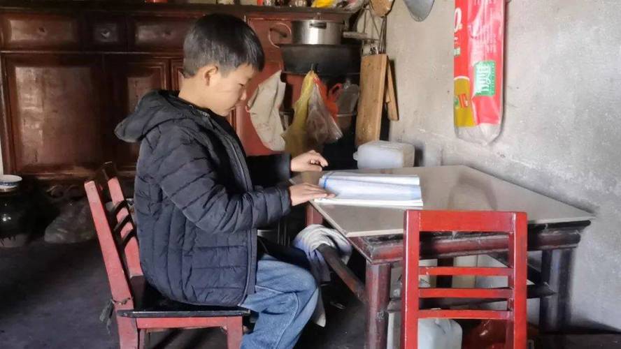 送孙子上学被撞身亡,奶奶送孙子上学遇车祸